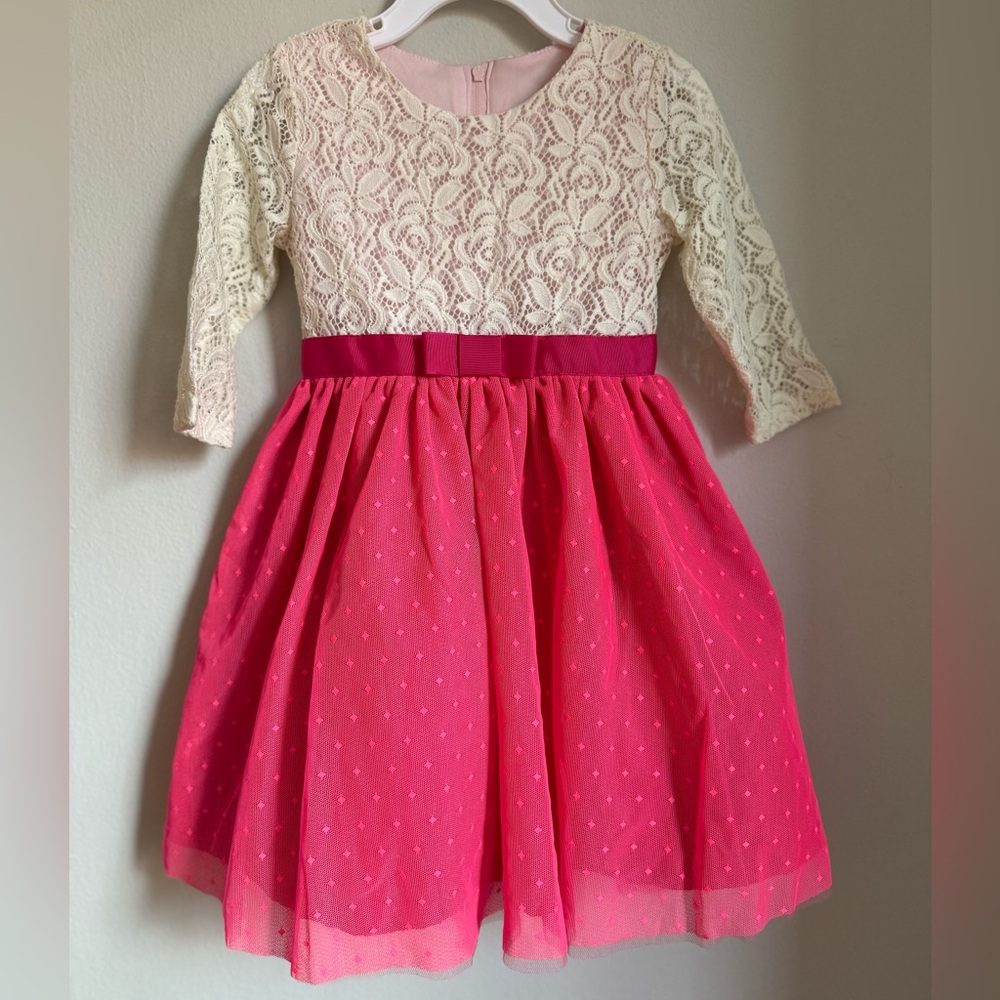 Dress for Girl. New. Size 2T. Pink Tulle Lace with Bow.